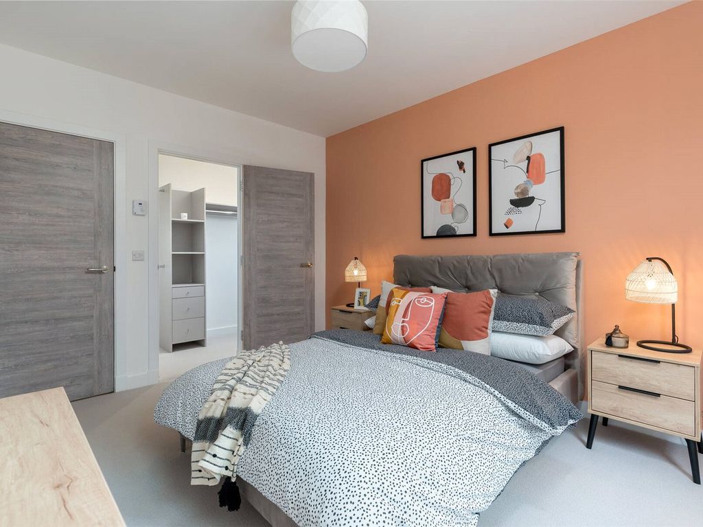 Apt 33, Waverley Square, New Street, Edinburgh, Midlothian EH8  