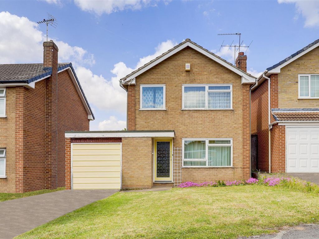 3 bed detached house for sale in Angus Close, Arnold, Nottinghamshire