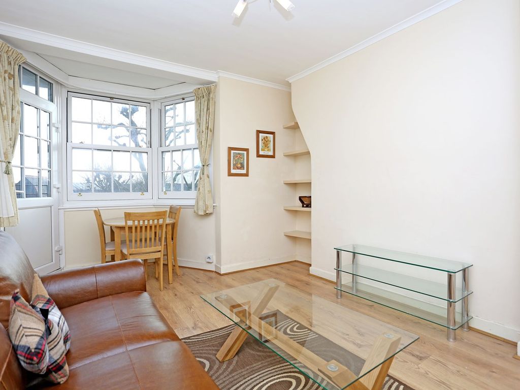 Flora Gardens, Ravenscourt Park, Hammersmith W6  