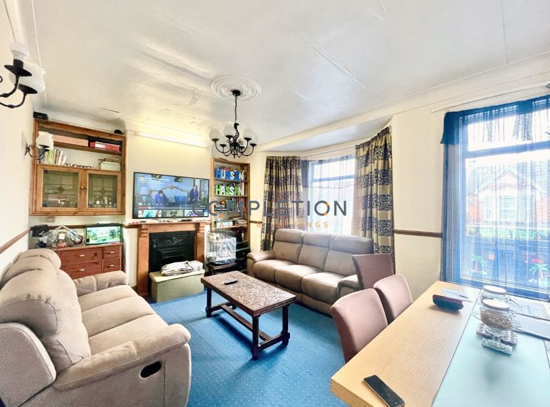 2 bed for sale in Two Bedroom, Victorian Flat For Sale, Chingford Road, Walthamstow
