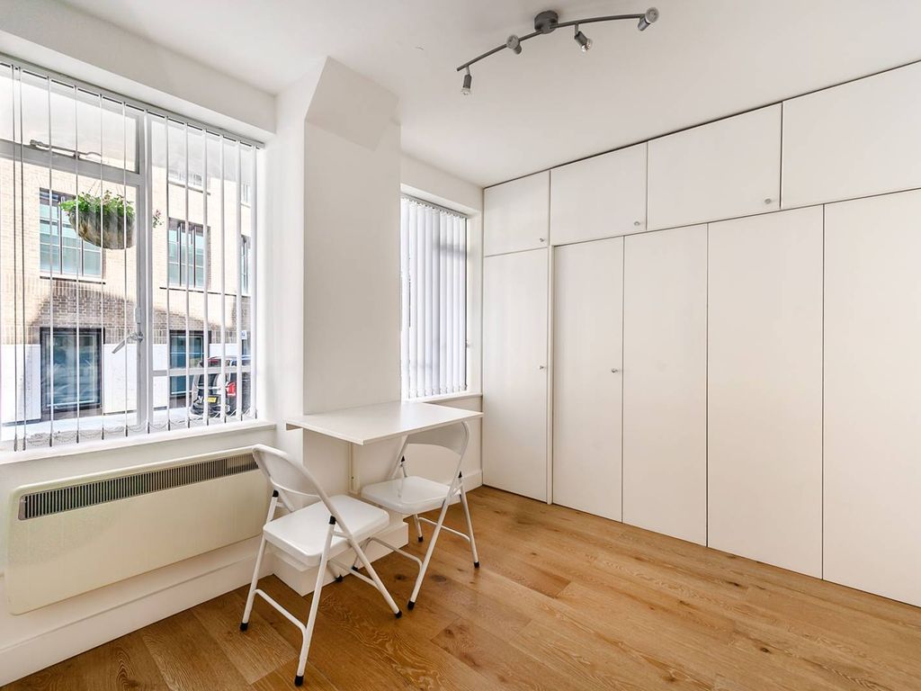Studio to rent in Buckingham Gate, St James's Park, London SW1E Zoopla