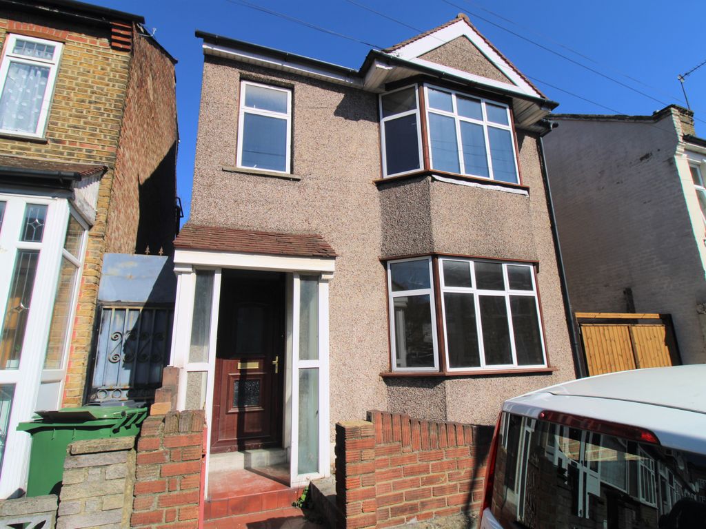 3 bed detached house for sale in Orchard Street, London E17 Zoopla