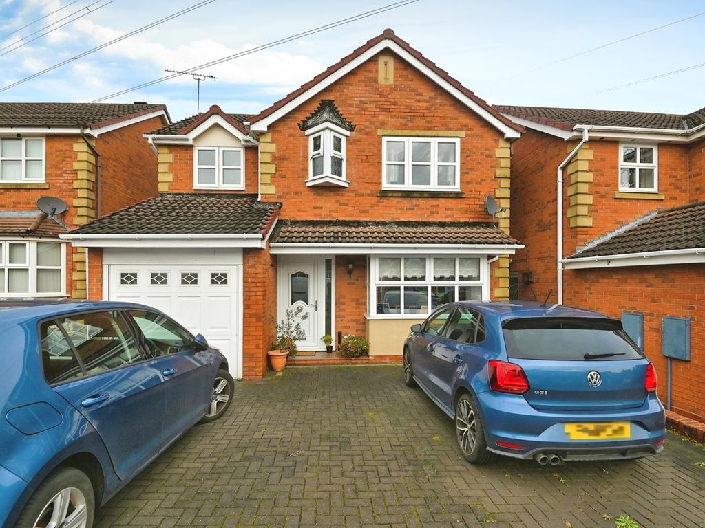 4 bed detached house for sale in Rydal, Wilnecote, Tamworth B77, £300,000 Zoopla