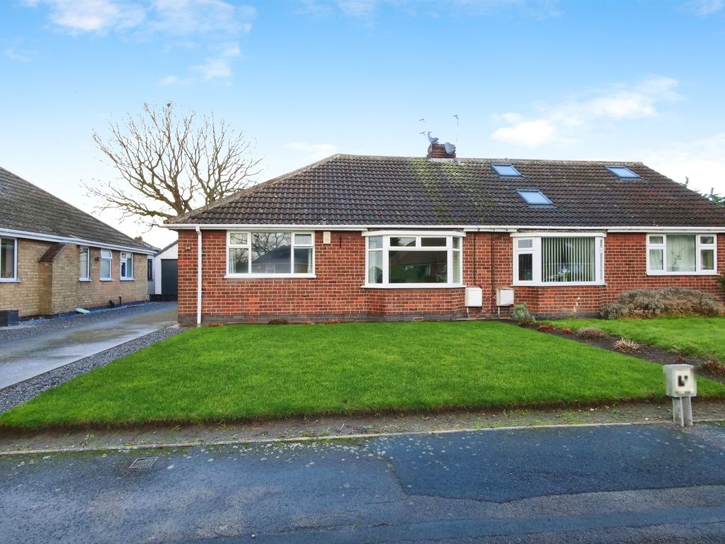 2 bed semidetached bungalow for sale in Keith Avenue, Huntington, York