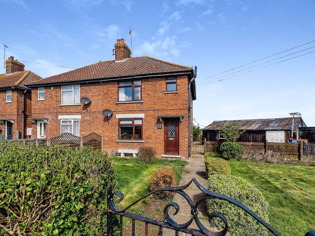 3 bed semidetached house for sale in Albert Avenue, Gedney, Spalding