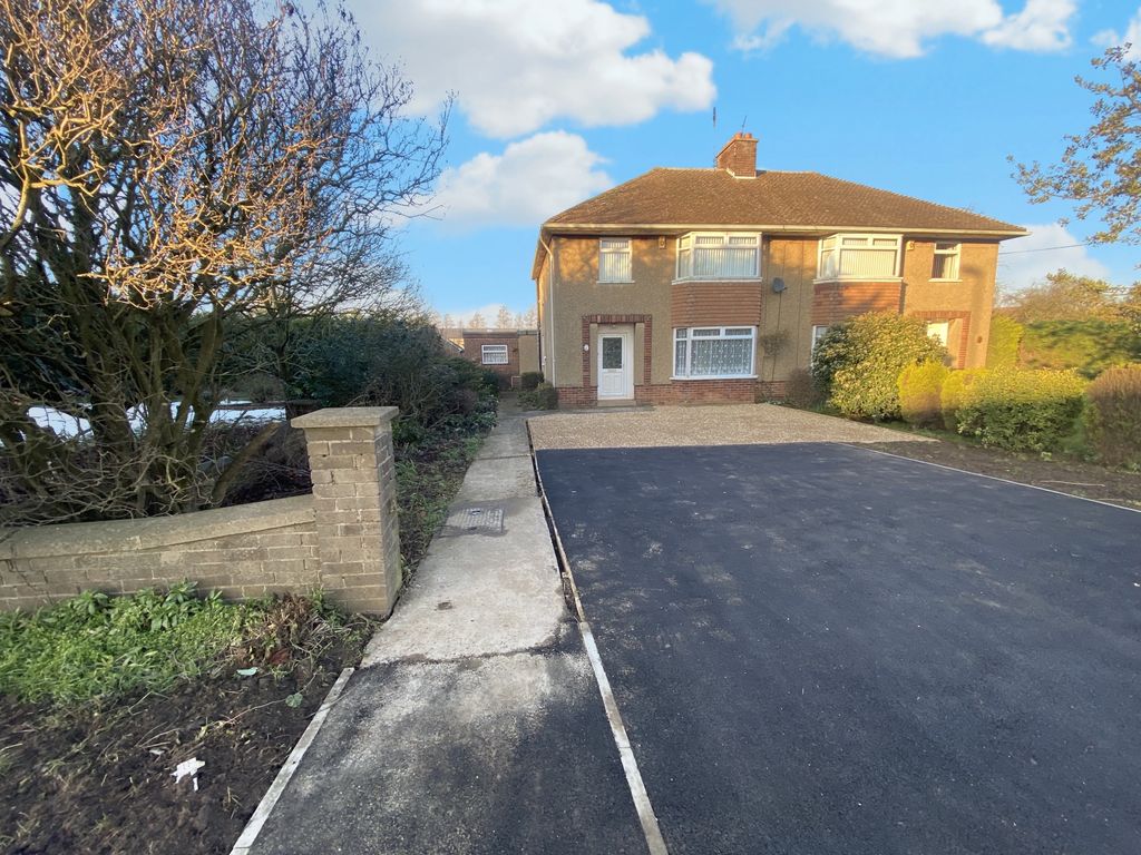 3 bed semidetached house for sale in Coates Road, Whittlesey