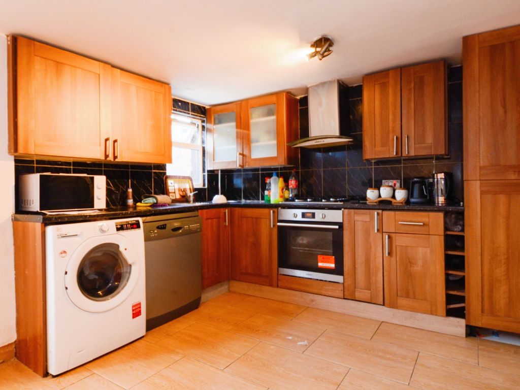 3 bed end terrace house for sale in Warwick Road, Enfield EN3 Zoopla