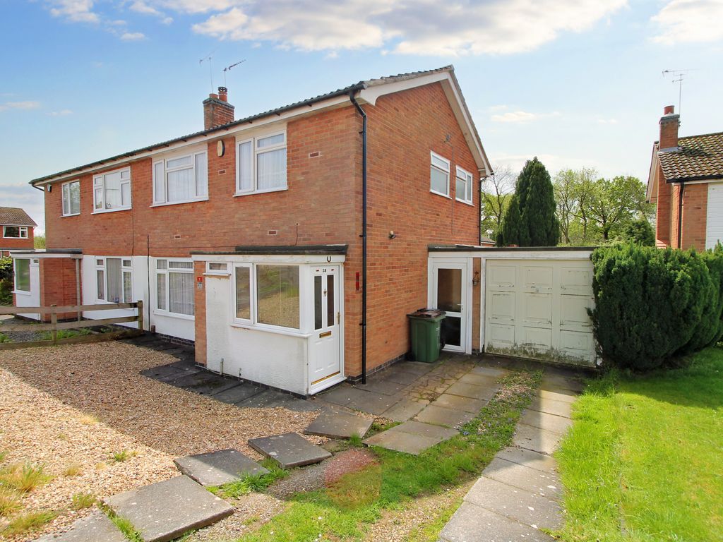 3 bed semidetached house for sale in Windrush Drive, Oadby, Leicester