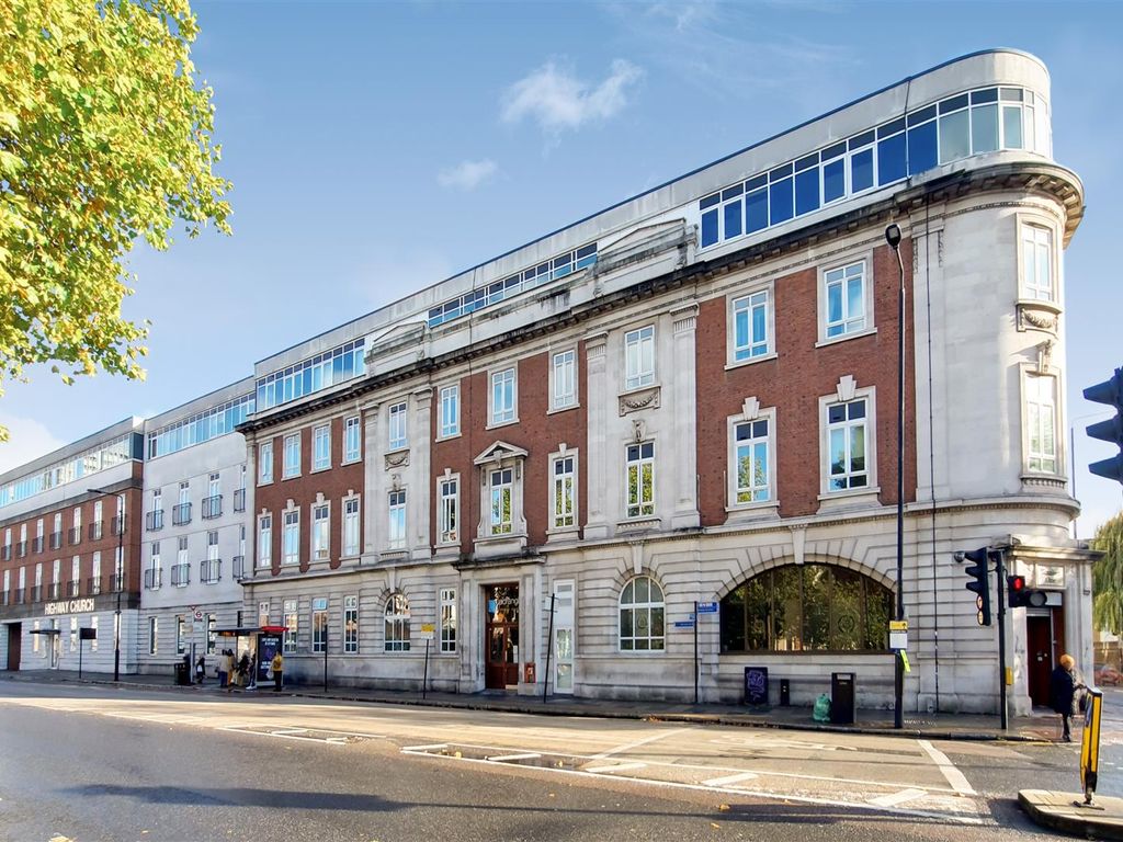 Romford Road, London E15