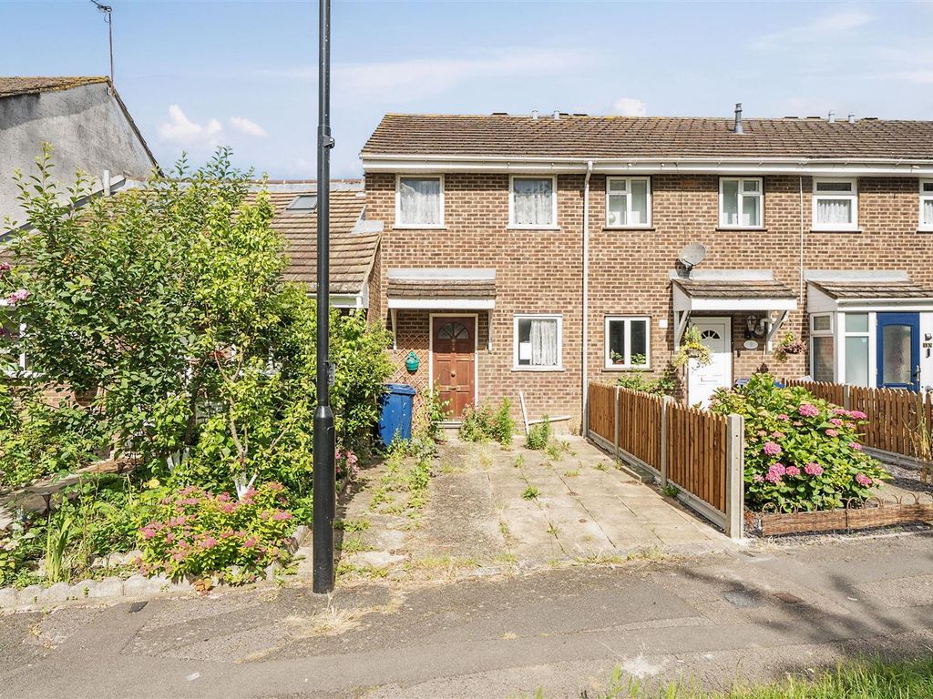 2 bed terraced house for sale in Swallow Drive, Northolt UB5, £350,000