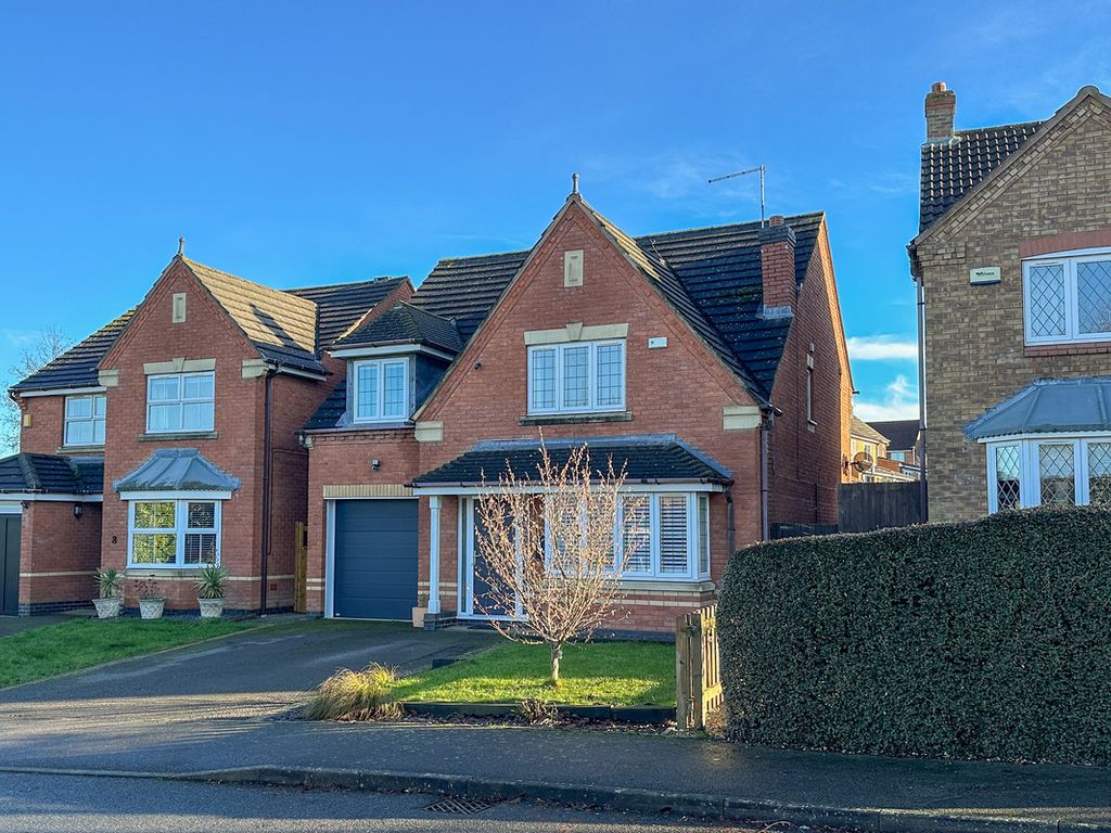 5 bed detached house for sale in Flaxland Close, Market Harborough