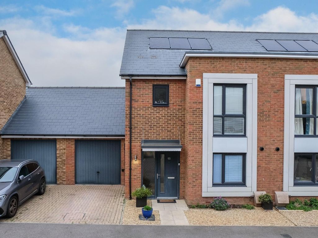 3 bed semidetached house for sale in Havelock Drive, Greenhithe DA9, £