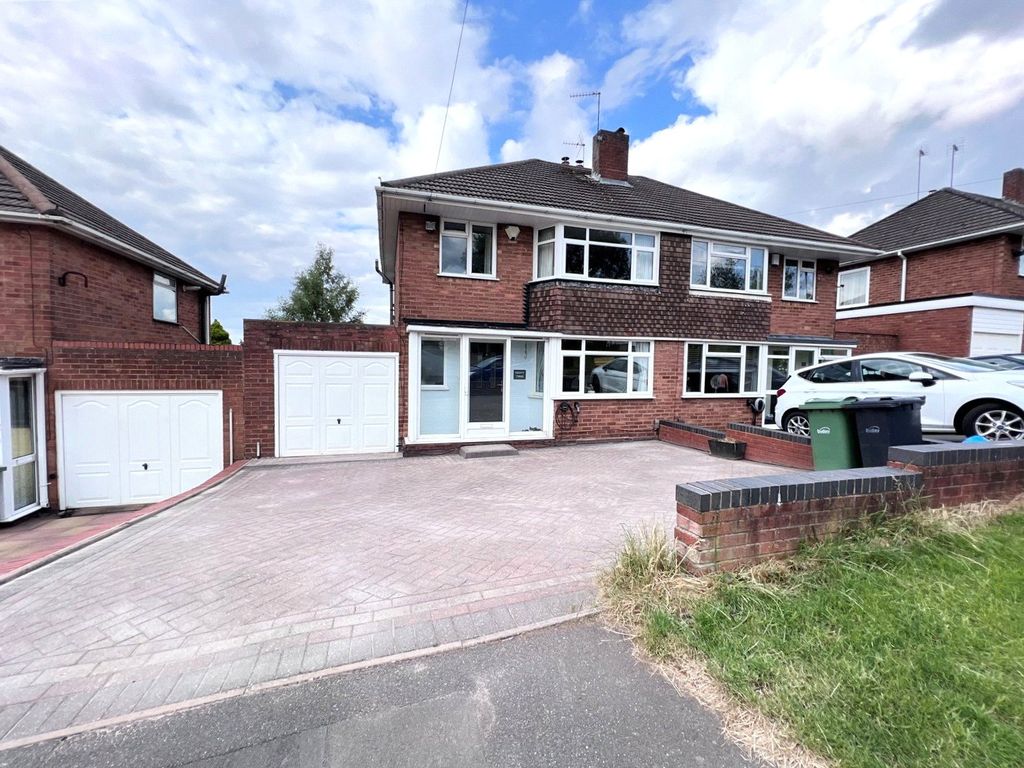 3 bed semidetached house for sale in Brownswall Road, Brownswall