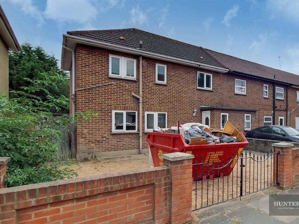 3 bed end terrace house for sale in Uplands Road, Marks Gate RM6 Zoopla
