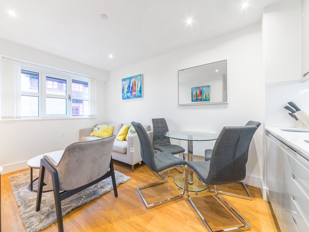 1 bed flat to rent in Dalwood House, 73 London Road, Romford, London