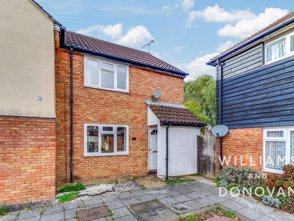2 bed end terrace house for sale in Elsenham Court, Rayleigh SS6, £325,000 Zoopla