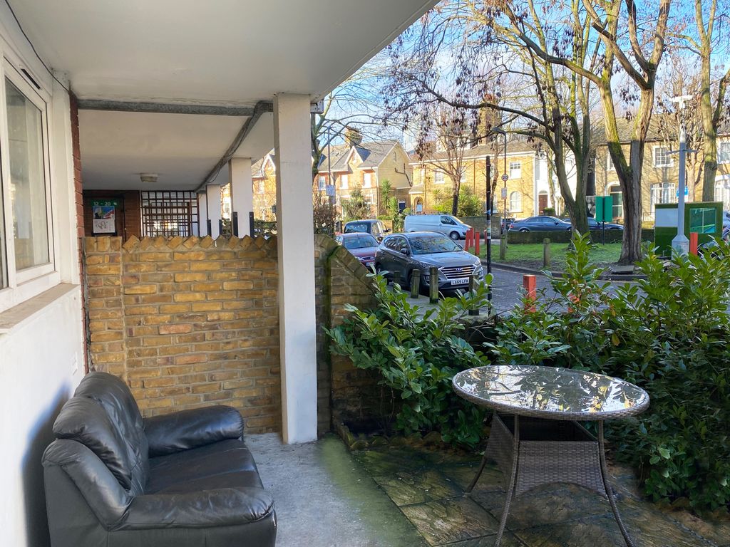 Room to rent in Westbridge Road, London SW11, £890 pcm Zoopla