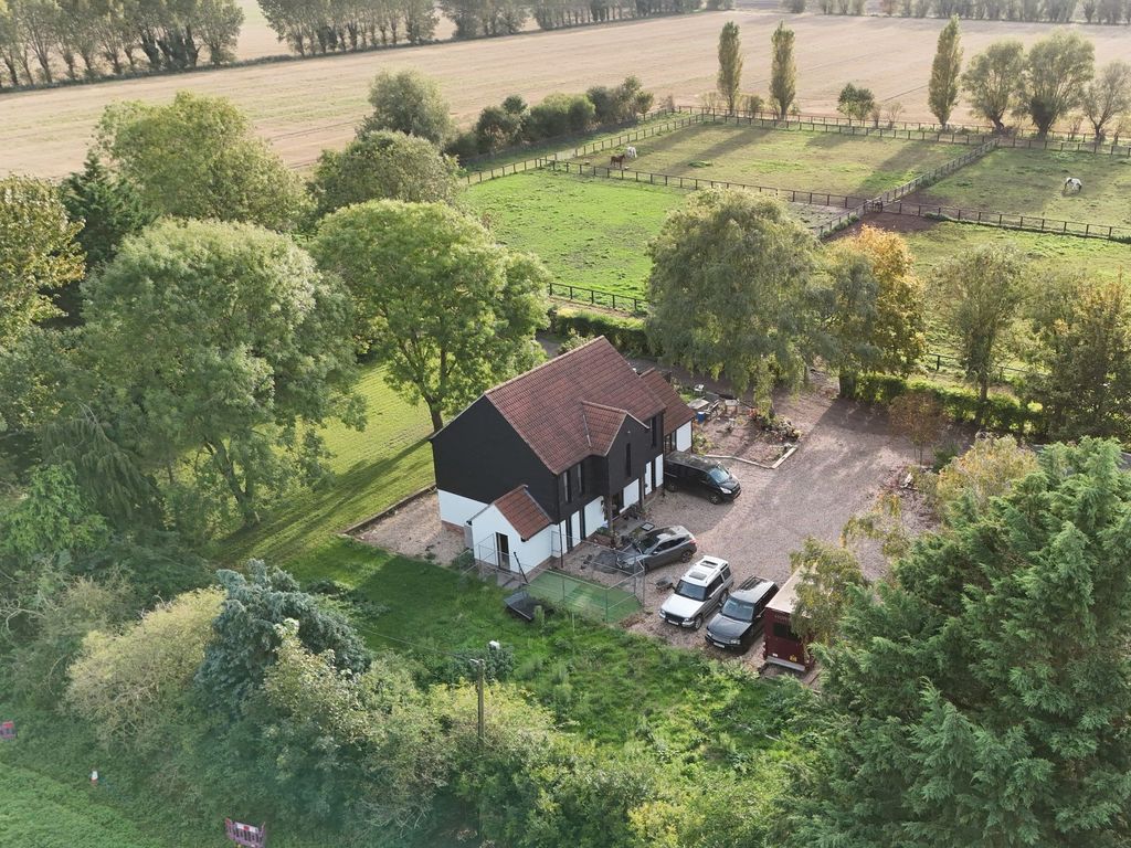 4 bed detached house for sale in Prickwillow Road, Isleham CB7, £