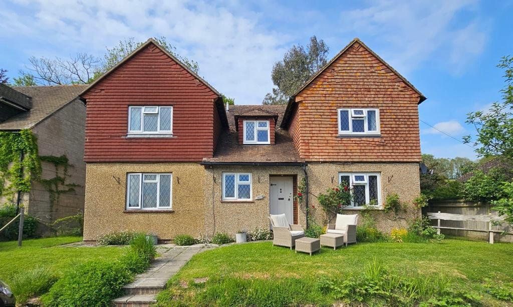 4 bed detached house for sale in Burrswood, Groombridge, Tunbridge