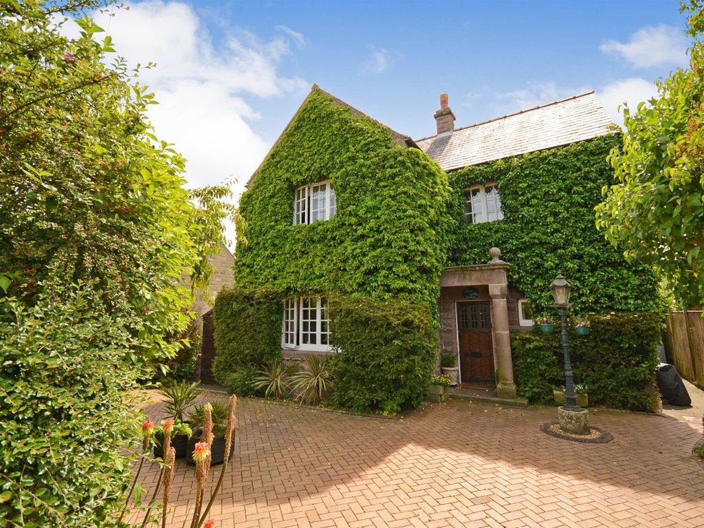 3 bed detached house for sale in Wyebank, Bakewell DE45 Zoopla