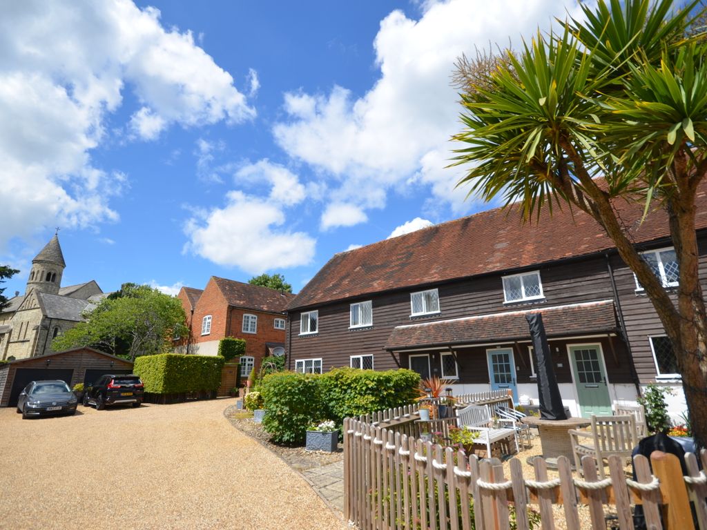 2 bed flat for sale in Radford Close, Farnham, Surrey GU9 Zoopla
