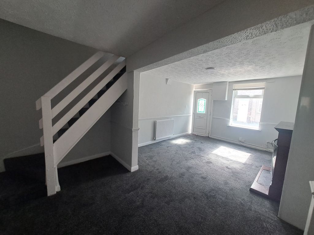 2 bed terraced house to rent in Errington Street, Brotton, SaltburnBy