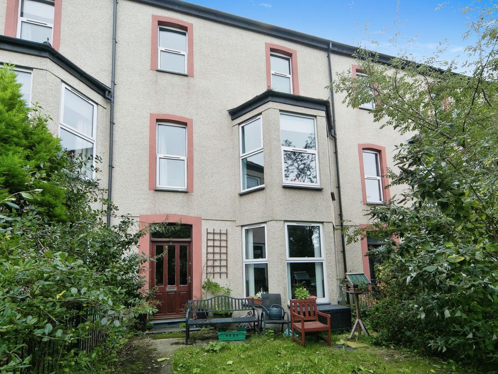 6 bed terraced house for sale in Marine Crescent, Penmaenmawr, Conwy LL34, £250,000 Zoopla