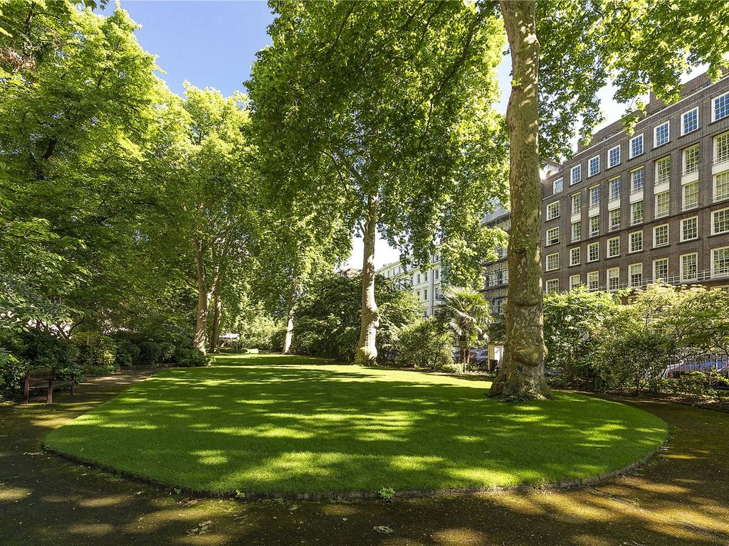 Lowndes Square, Belgravia, London SW1X  
