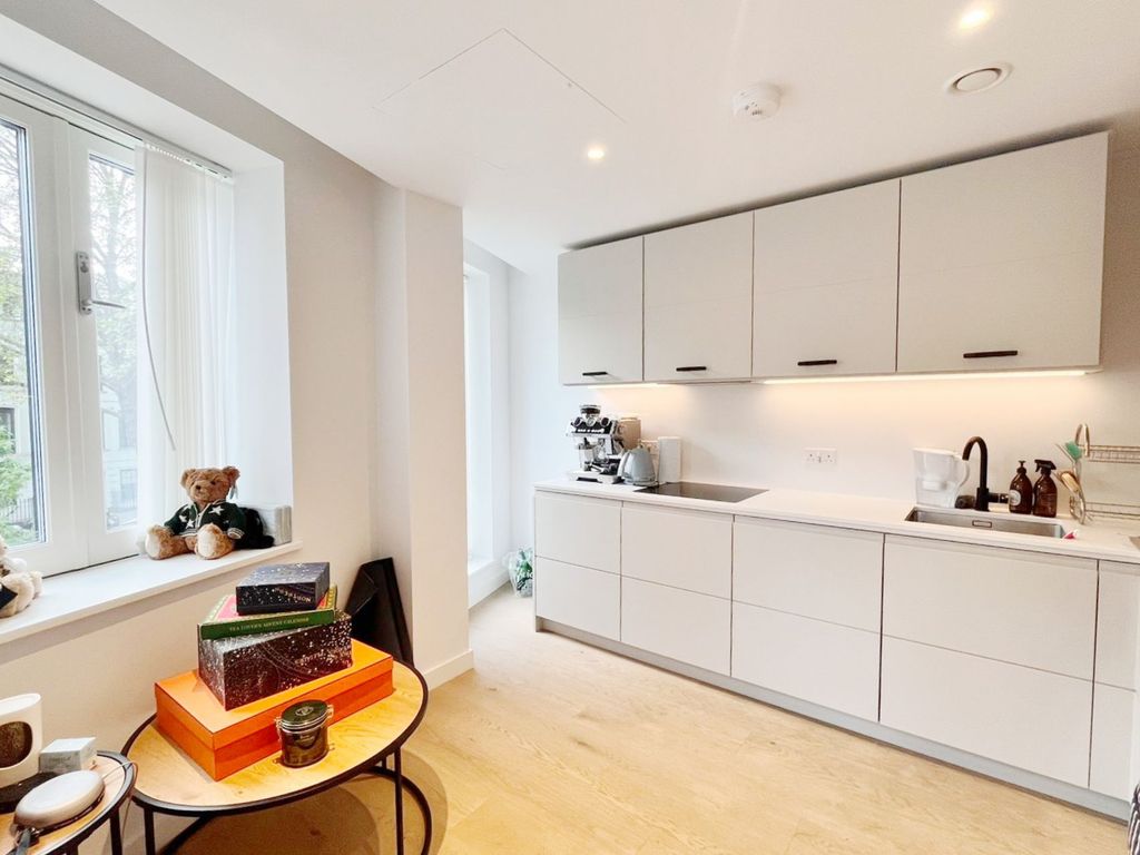 1 bed flat to rent in Truro House, Mount Pleasant, London WC1X Zoopla