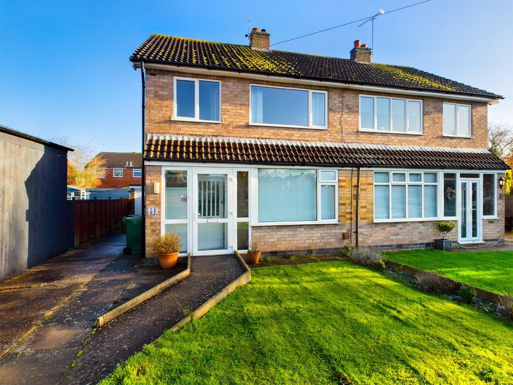 3 bed semidetached house for sale in Biddle Road, Littlethorpe