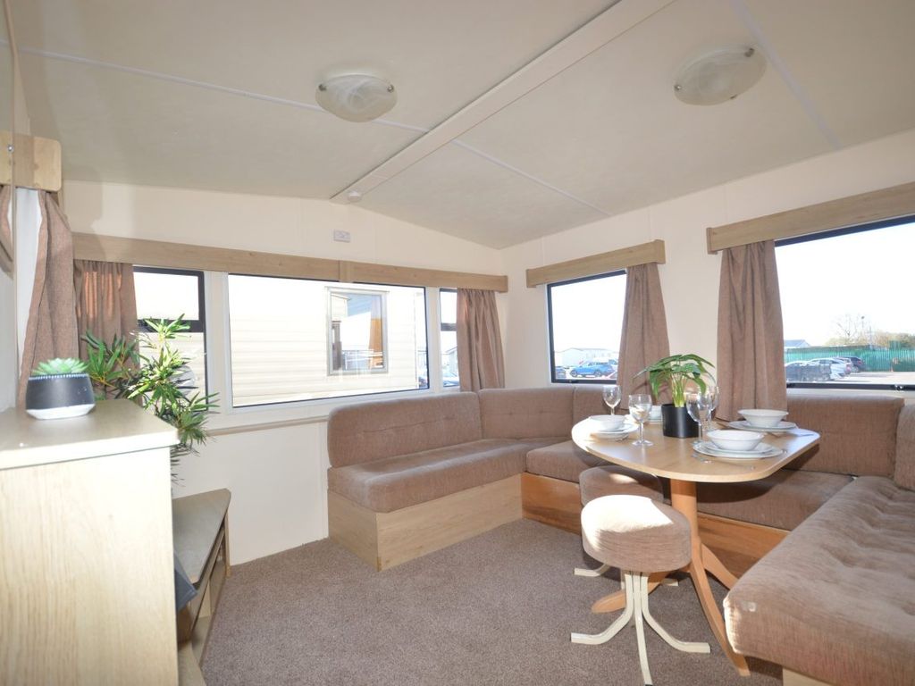 3 bed property for sale in Hythe Road, Dymchurch, Romney Marsh TN29