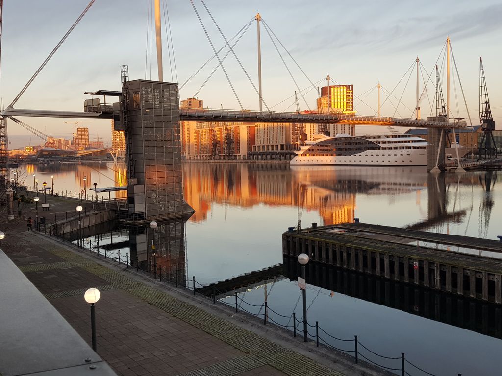 2 bed flat to rent in Rayleigh Road, London E16 Zoopla