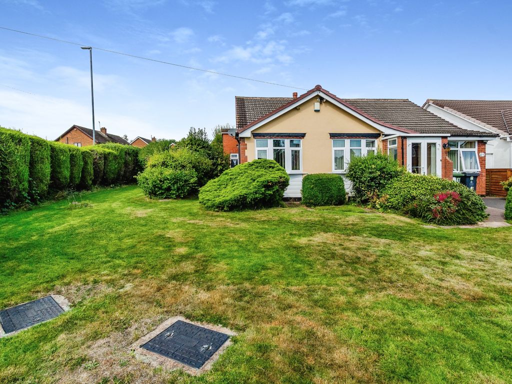 3 bed bungalow for sale in St. Johns Road, Pelsall, Walsall, West