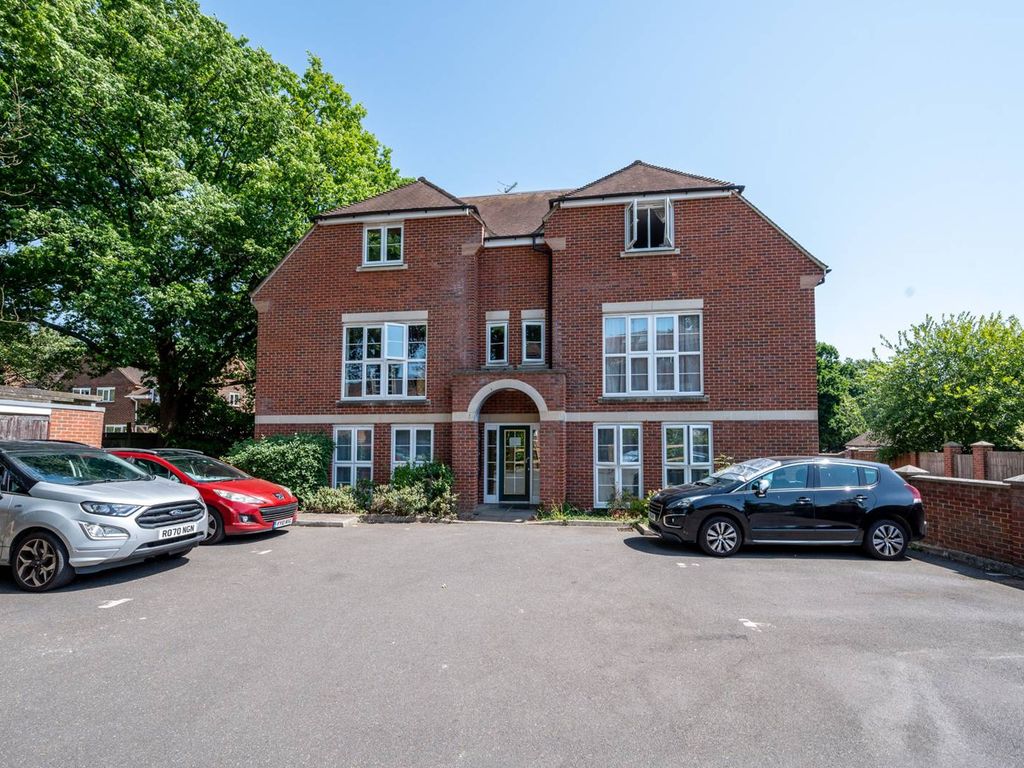 Simmons Court, Guildford GU1  