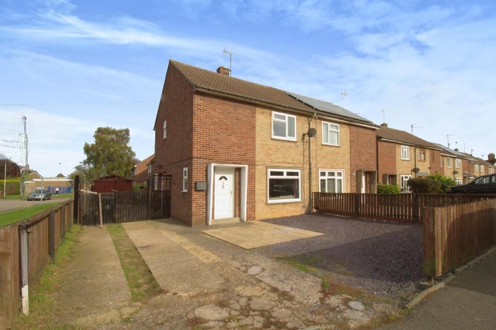 2 bed semidetached house for sale in Hallfields Lane, Gunthorpe