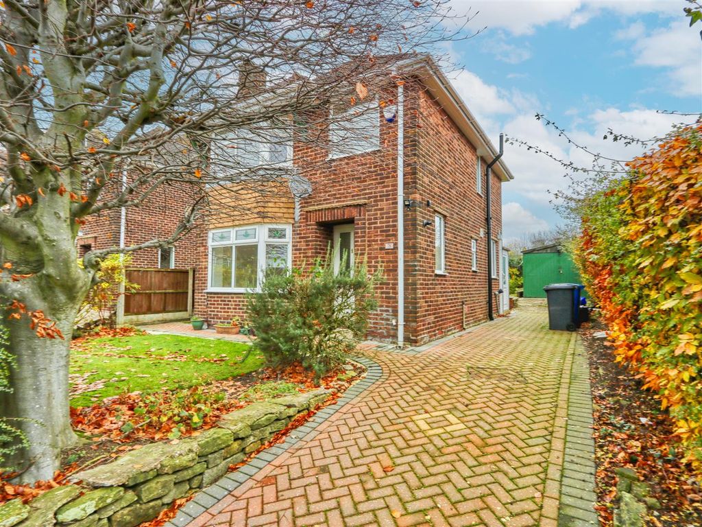 3 bed detached house for sale in Broomfield Avenue, Hasland
