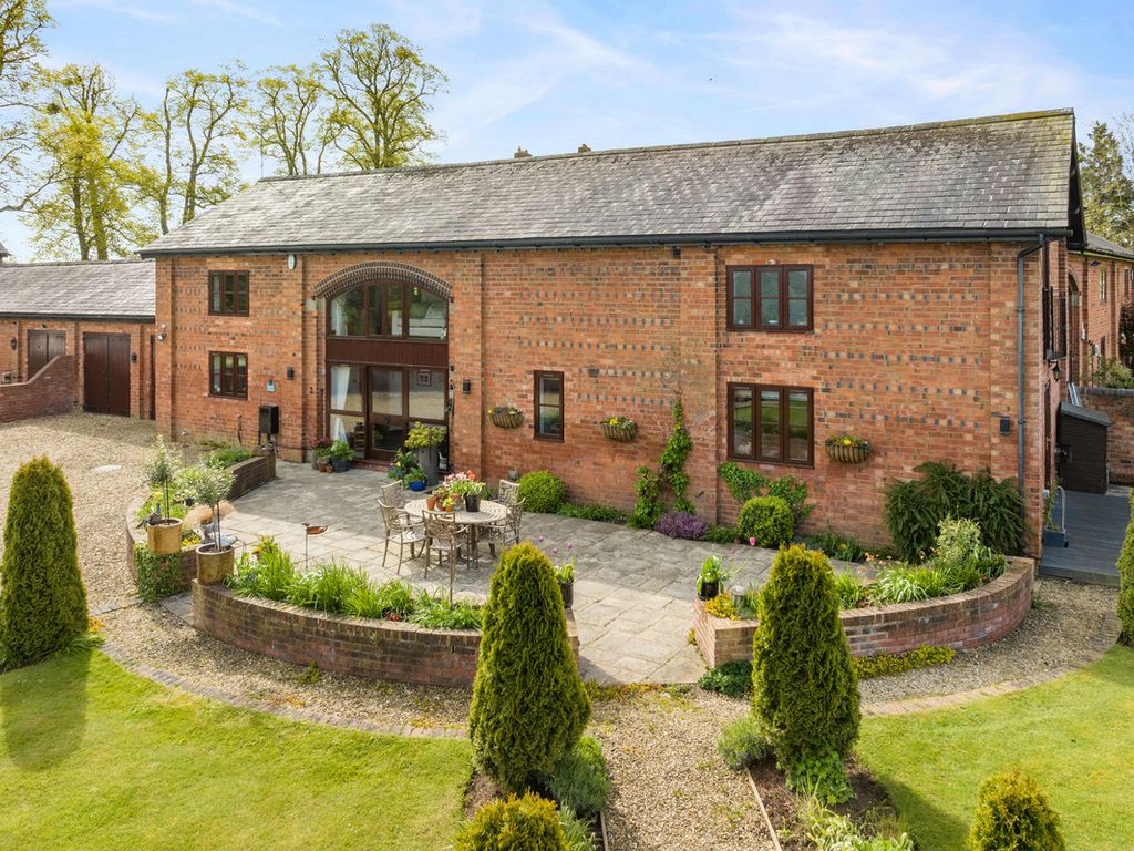 4 bed barn conversion for sale in Church Farm Church Lane Oddingley Droitwich, Worcestershire