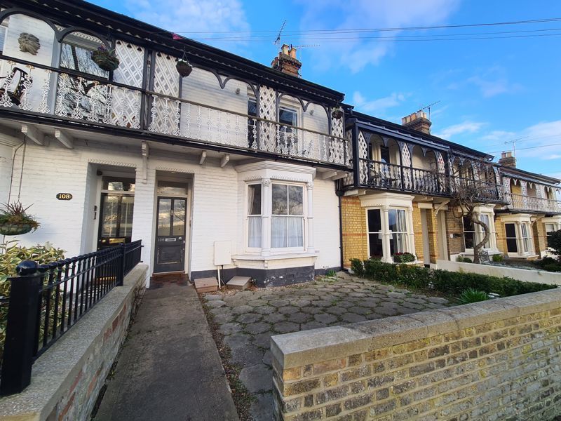 2 bed flat to rent in Leigh Hill, LeighOnSea SS9, £1,150 pcm Zoopla