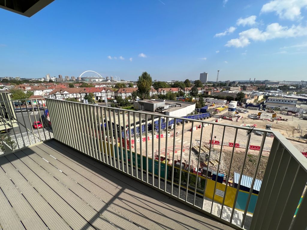 2 bed flat to rent in Lavey House 10 Belgrave Road, Wembley HA0, £2,200