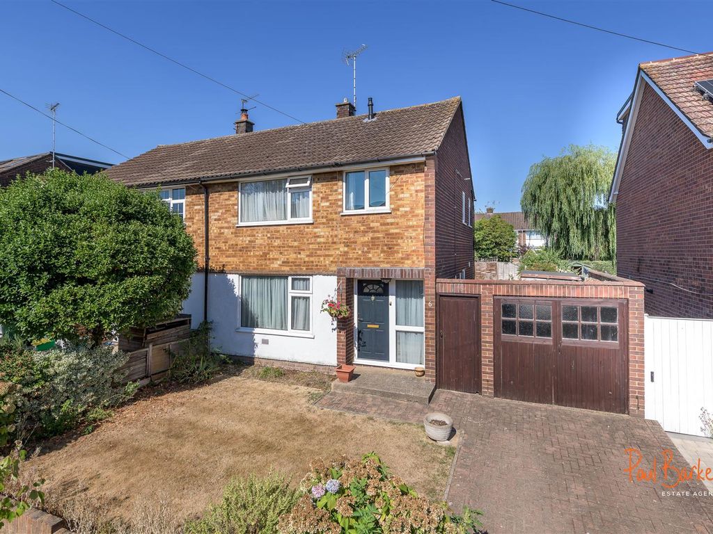 3 bed semidetached house for sale in Flinders Close, St.Albans AL1