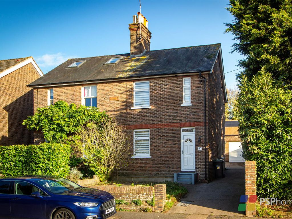 2 bed semidetached house for sale in Wivelsfield Road, Haywards Heath