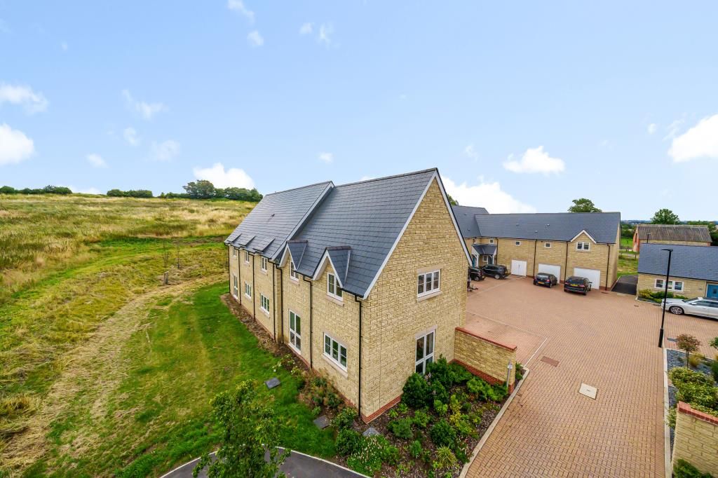 2 bed flat for sale in Swindon, Wiltshire SN25 Zoopla