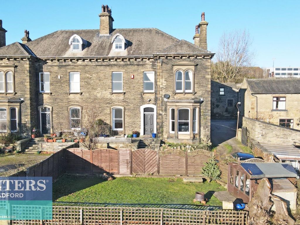 6 bed semidetached house for sale in Hodgson Fold Bradford, West