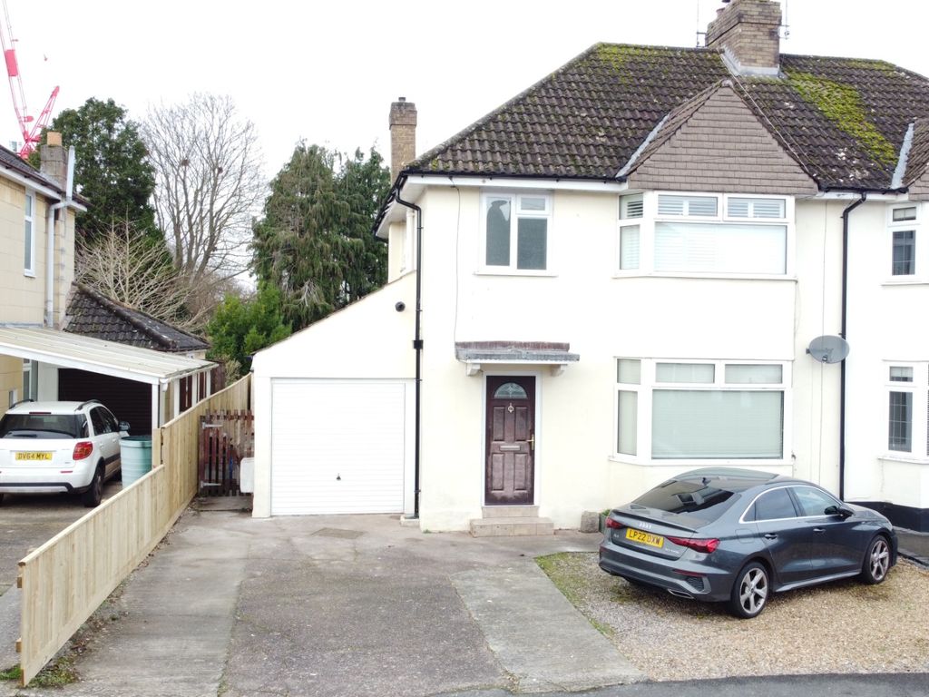 3 bed semidetached house to rent in Ashley Road, Taunton TA1, £1,500