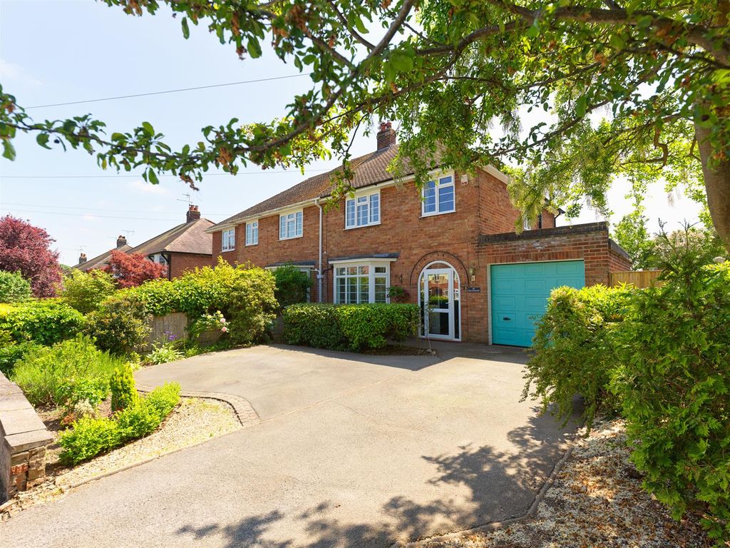 3 bed semidetached house for sale in Millfields, Nantwich, Cheshire