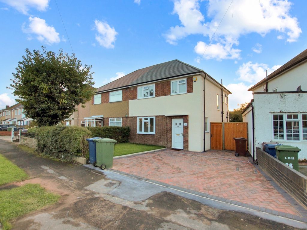 3 bed semidetached house to rent in Sandymount Avenue, Stanmore HA7, £