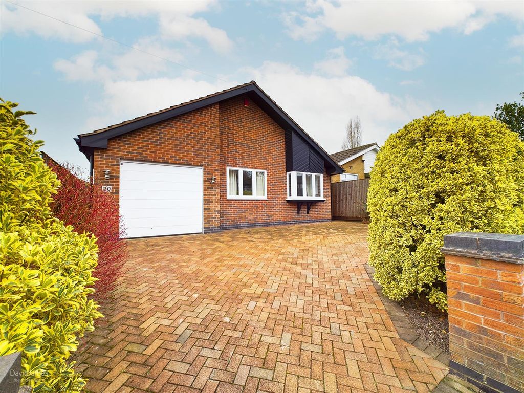 3 bed detached bungalow for sale in Digby Avenue, Mapperley, Nottingham