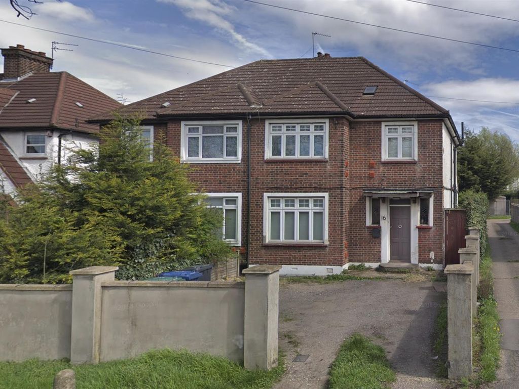 3 bed semidetached house for sale in Way, London NW7, £725,000