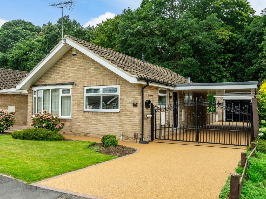 2 bed detached bungalow for sale in Ryecroft Avenue, Woodthorpe, York