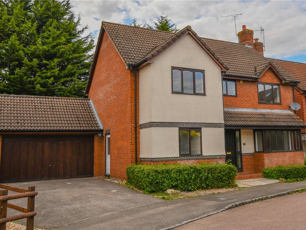 4 bed detached house for sale in Woodward Close, Winnersh, Wokingham